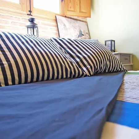 Observatorio De Buitres Mas De Bunyol 발데로브레스