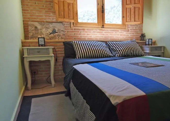 Observatorio De Buitres Mas De Bunyol * Valderrobres