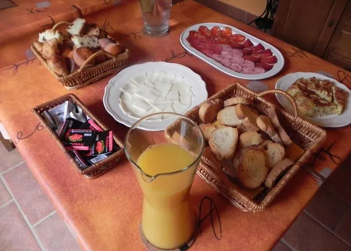 Observatorio De Buitres Mas De Bunyol Lantställe Valderrobres